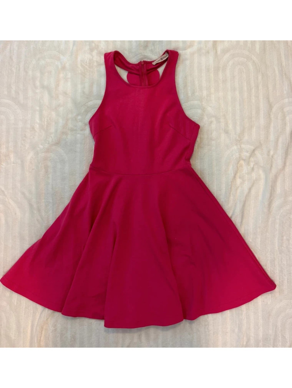Vestido Rosa Fucsia Sin Mangas con Detalle de Corazón en la Espalda